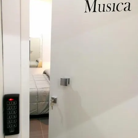Lombardi Luxury * Νάπολη